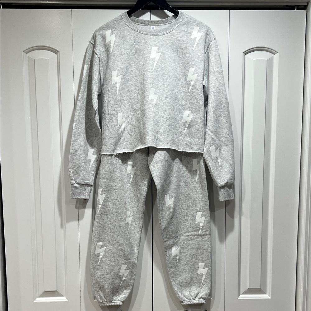 Star Fit Light Gray Lightning Bolt Sweatshirt & Joggers